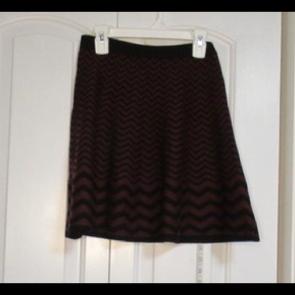 Romeo & Juliet Couture chevron pattern skirt - Picture 2 of 3